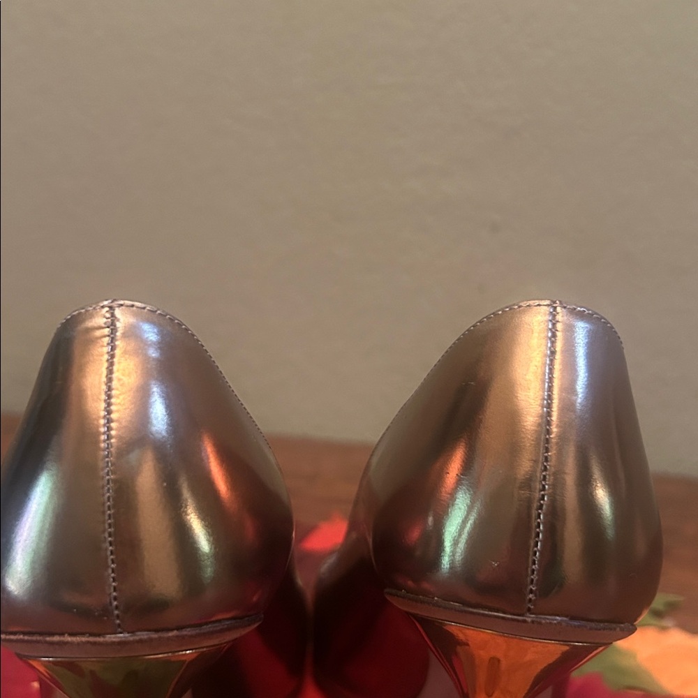 Gucci Metallic Mirror Gold Horse Bit Peep Toe Heels size 7.5 - Picture 8 of 17